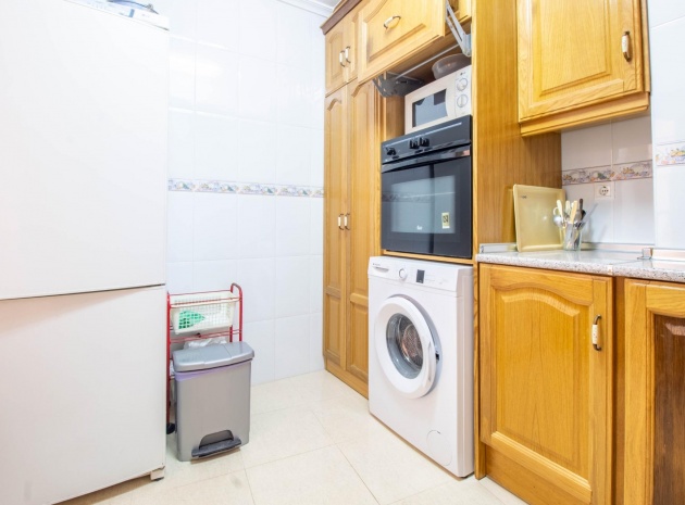 Resale - Apartment - Torrevieja - Acequion