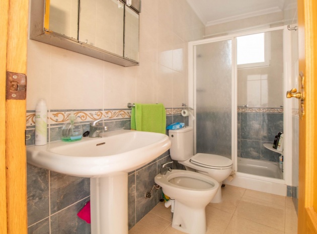 Resale - Apartment - Torrevieja - Acequion