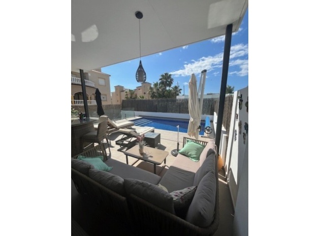 Resale - Villa - Cabo Roig - Lomas de Cabo Roig