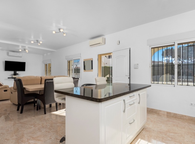 Resale - Villa - Torrevieja - Los Balcones