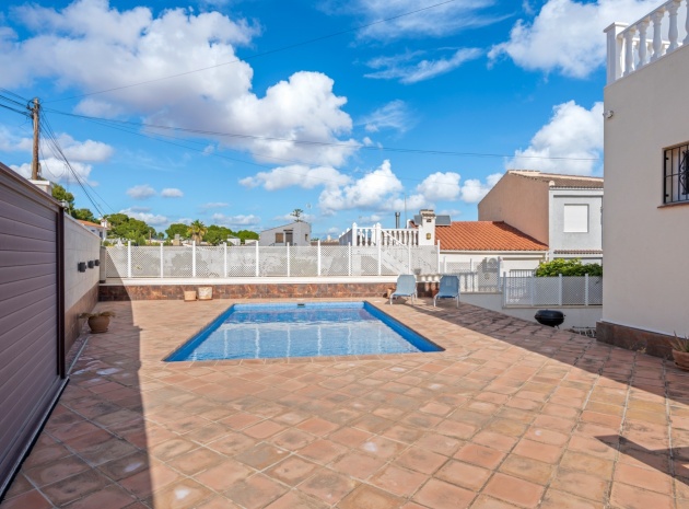 Resale - Villa - Torrevieja - Los Balcones