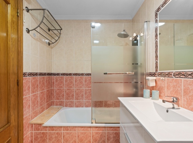 Resale - Apartment - Guardamar del Segura - Pueblo