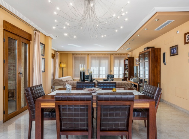 Resale - Villa - Orihuela