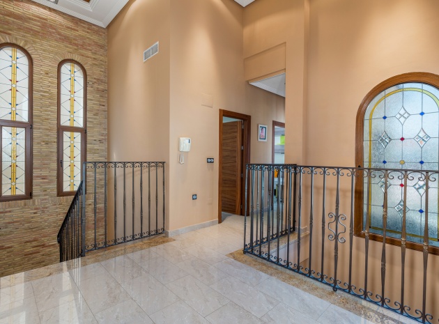 Resale - Villa - Orihuela