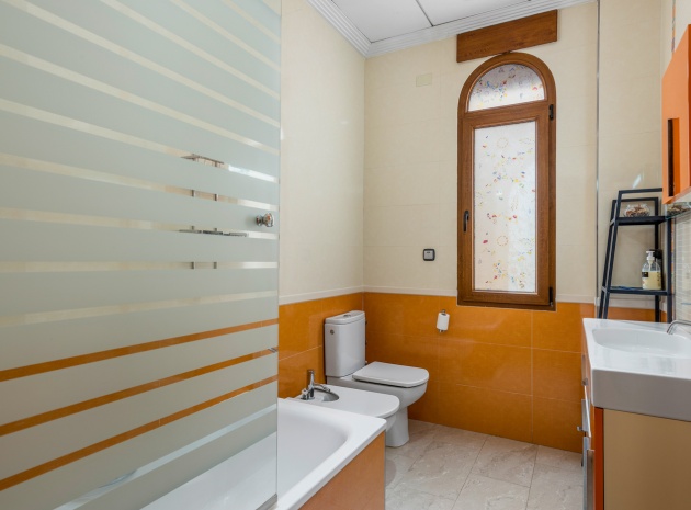Resale - Villa - Orihuela