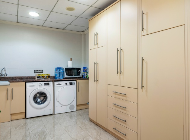 Resale - Villa - Orihuela