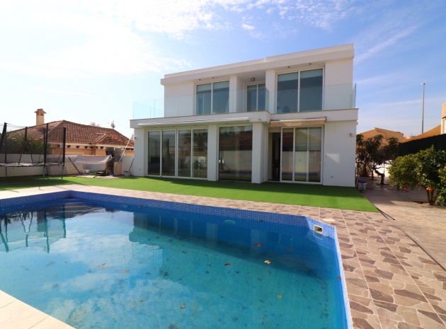 Resale - Villa - La Marina - La Marina - Urbanization