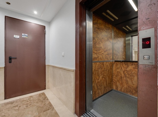 Resale - Apartment - Torrevieja - Beachside Torrevieja