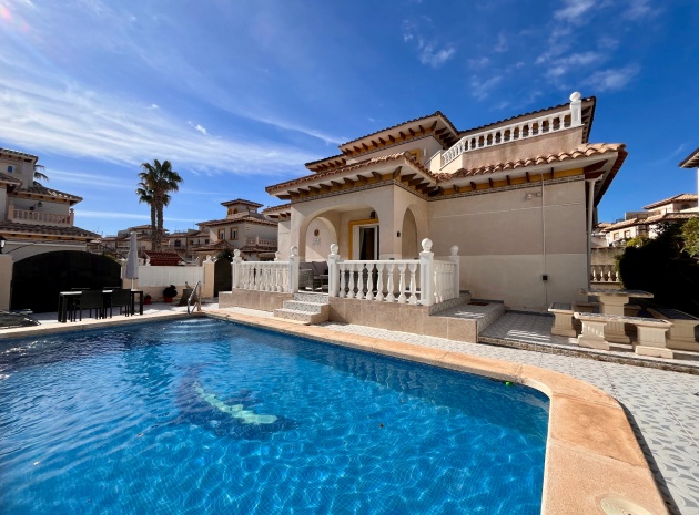 Resale - Villa - Cabo Roig - la regia