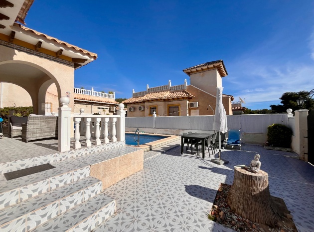 Resale - Villa - Cabo Roig - la regia