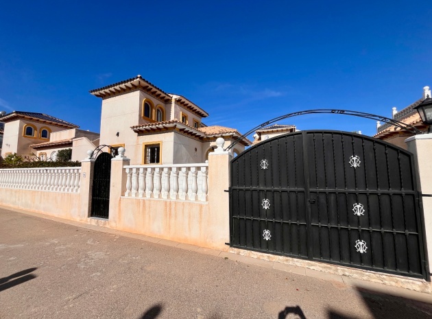 Resale - Villa - Cabo Roig - la regia