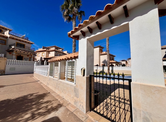 Resale - Villa - Cabo Roig - la regia