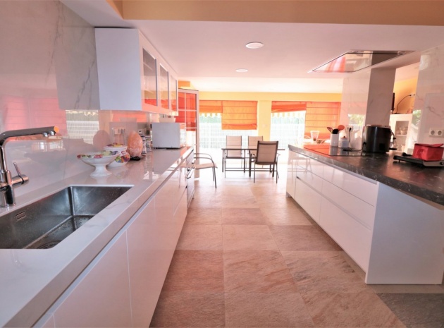 Återförsäljning - Villa - Cabo Roig