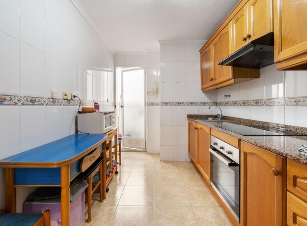 Resale - Apartment - Torrevieja - Acequion