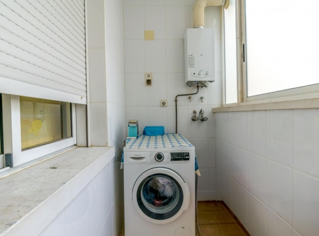 Resale - Apartment - Torrevieja - Acequion