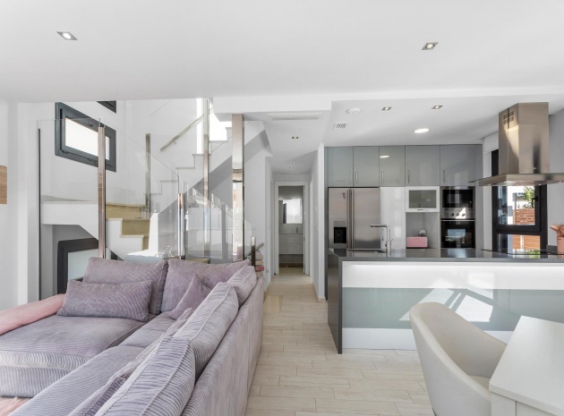 Resale - Villa - Torrevieja - Nueva Torrevieja