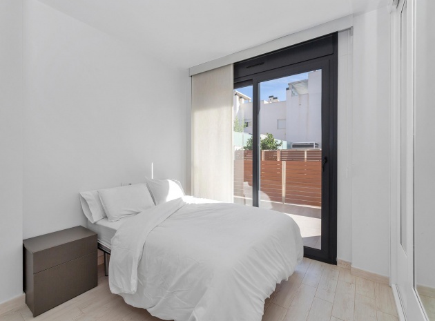 Resale - Villa - Torrevieja - Nueva Torrevieja