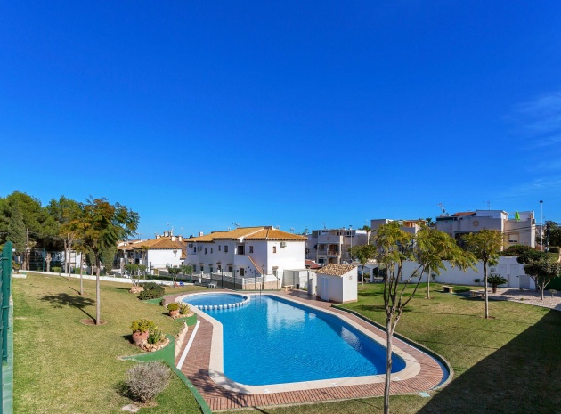 Resale - Bungalow - Los Balcones - lago jardin