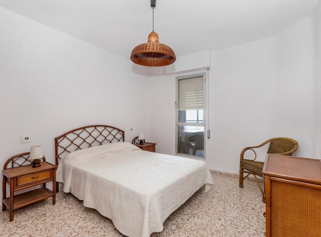 Resale - Apartment - Torrevieja - Playa de los Locos