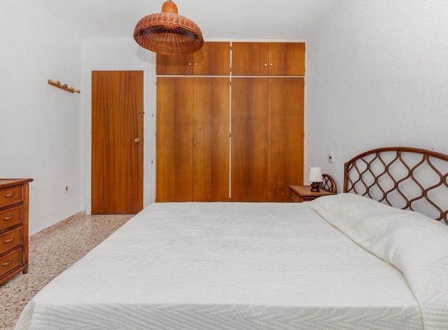 Resale - Apartment - Torrevieja - Playa de los Locos