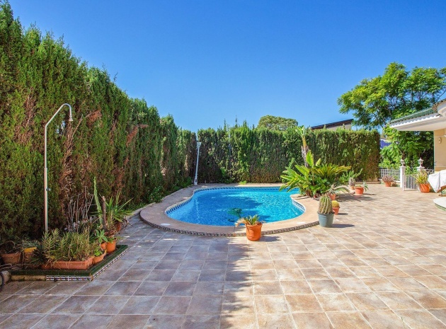 Resale - Villa - Torrevieja - torreta