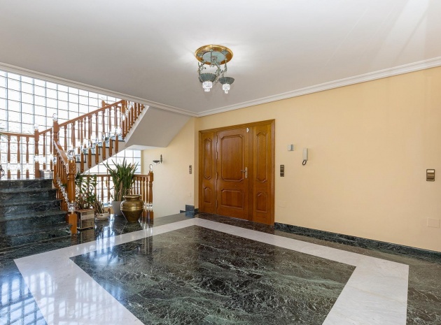 Resale - Villa - Torrevieja - torreta