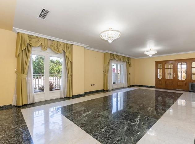 Resale - Villa - Torrevieja - torreta