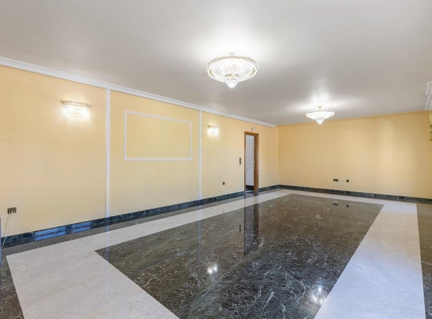 Resale - Villa - Torrevieja - torreta