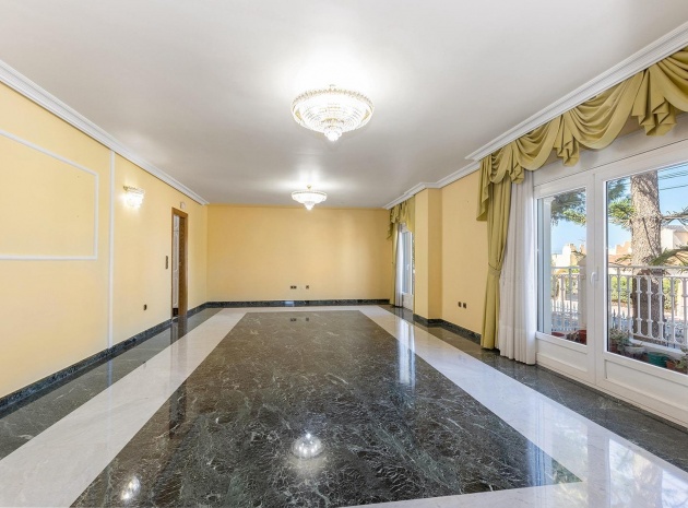 Resale - Villa - Torrevieja - torreta