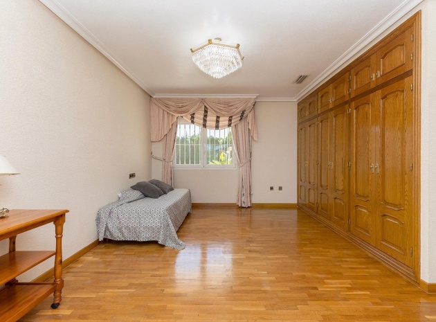 Resale - Villa - Torrevieja - torreta