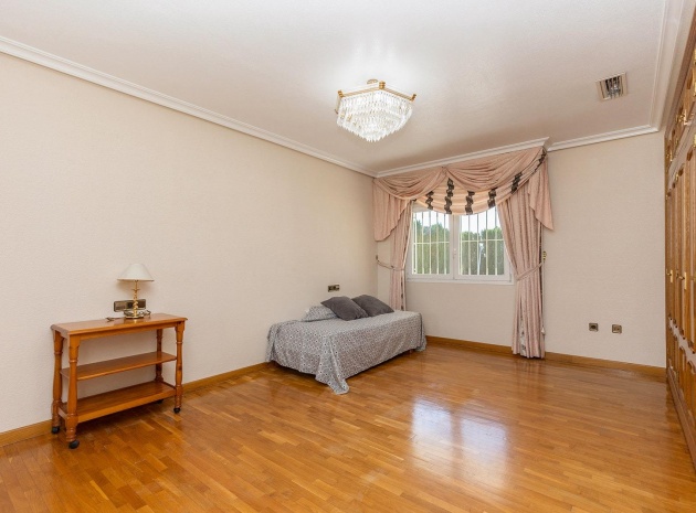 Resale - Villa - Torrevieja - torreta