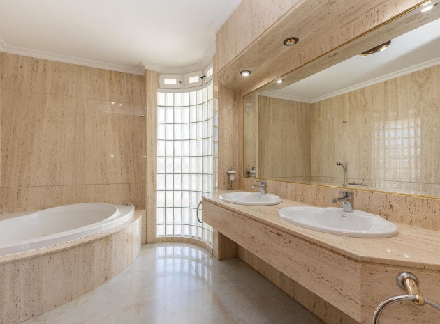 Resale - Villa - Torrevieja - torreta