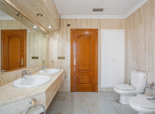 Resale - Villa - Torrevieja - torreta