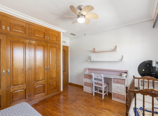 Resale - Villa - Torrevieja - torreta