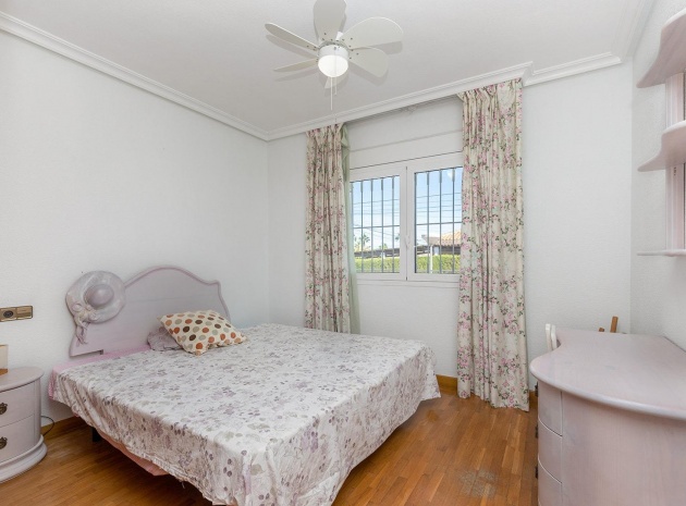 Resale - Villa - Torrevieja - torreta