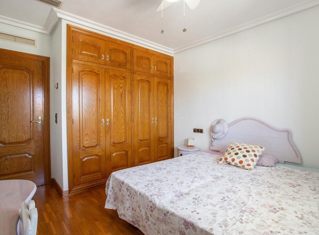 Resale - Villa - Torrevieja - torreta