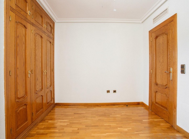 Resale - Villa - Torrevieja - torreta