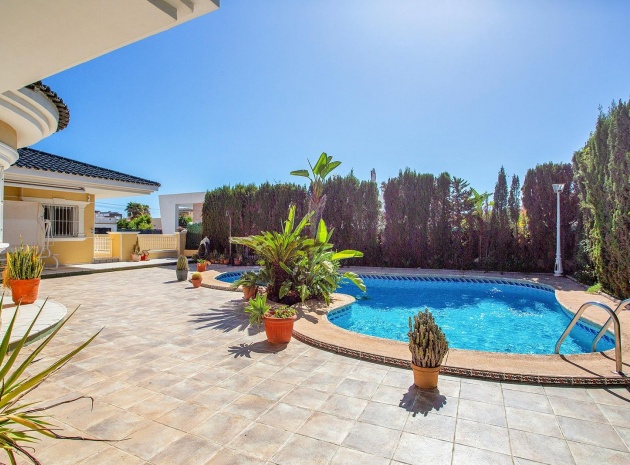 Resale - Villa - Torrevieja - torreta