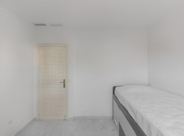 Resale - Villa - Torrevieja - el chaparral