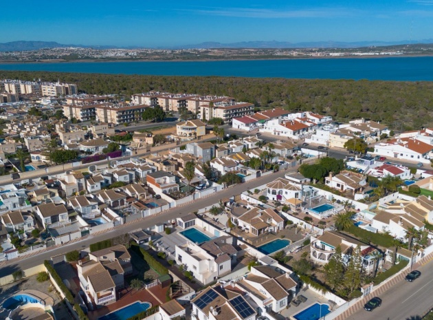Resale - Villa - Torrevieja - el chaparral