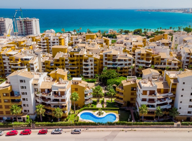 Resale - Apartment - Punta Prima - la entrada