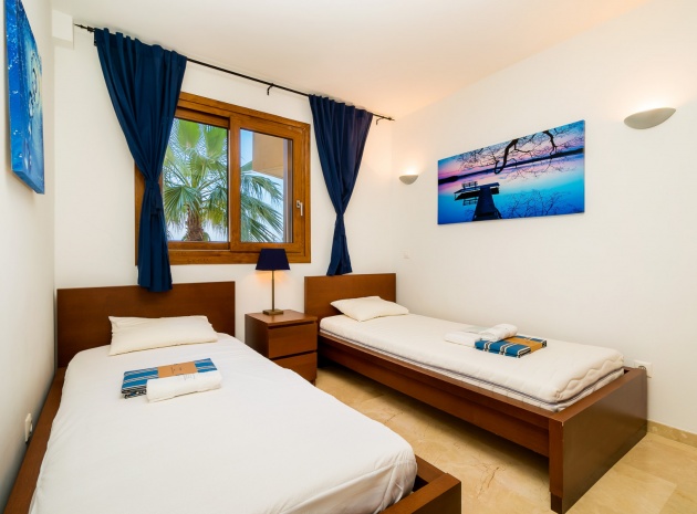 Resale - Apartment - Punta Prima - la entrada