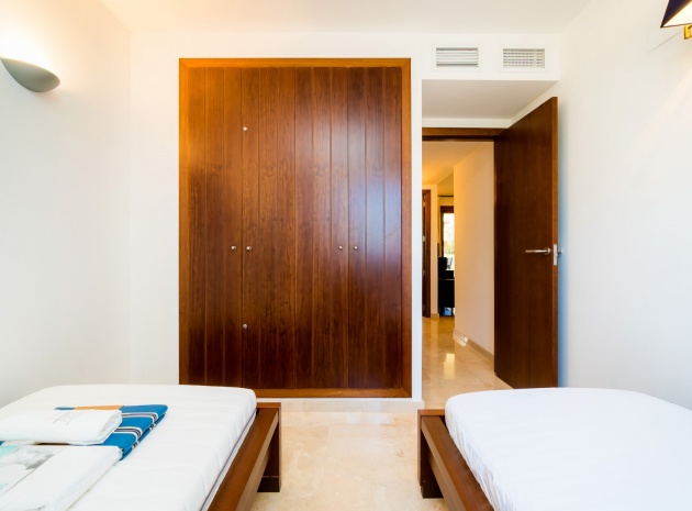 Resale - Apartment - Punta Prima - la entrada