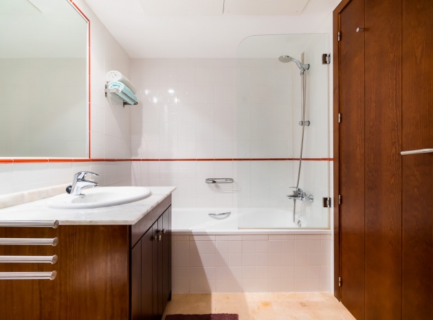 Resale - Apartment - Punta Prima - la entrada
