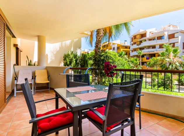 Resale - Apartment - Punta Prima - la entrada