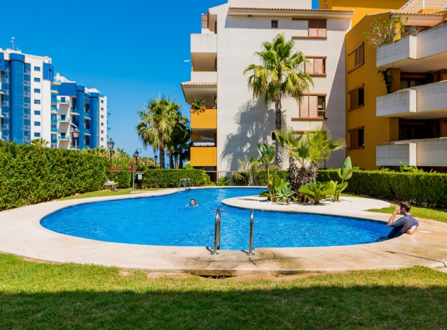 Resale - Apartment - Punta Prima - la entrada