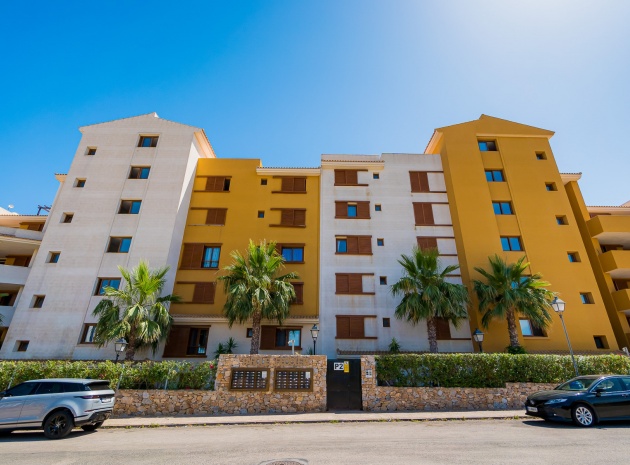 Resale - Apartment - Punta Prima - la entrada