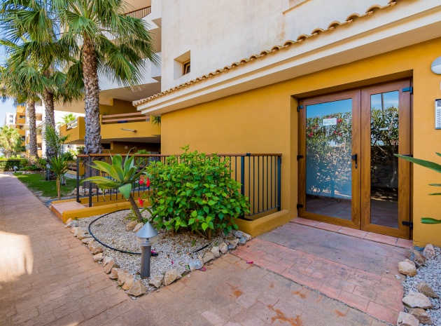 Resale - Apartment - Punta Prima - la entrada