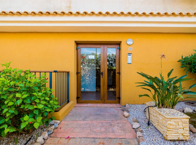 Resale - Apartment - Punta Prima - la entrada