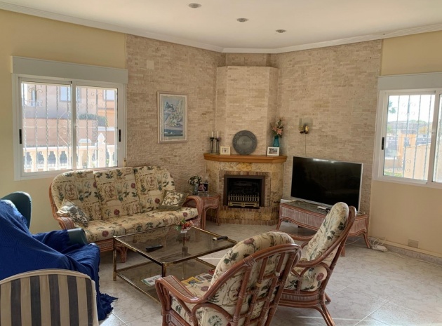 Resale - Villa - Torrevieja - La Siesta